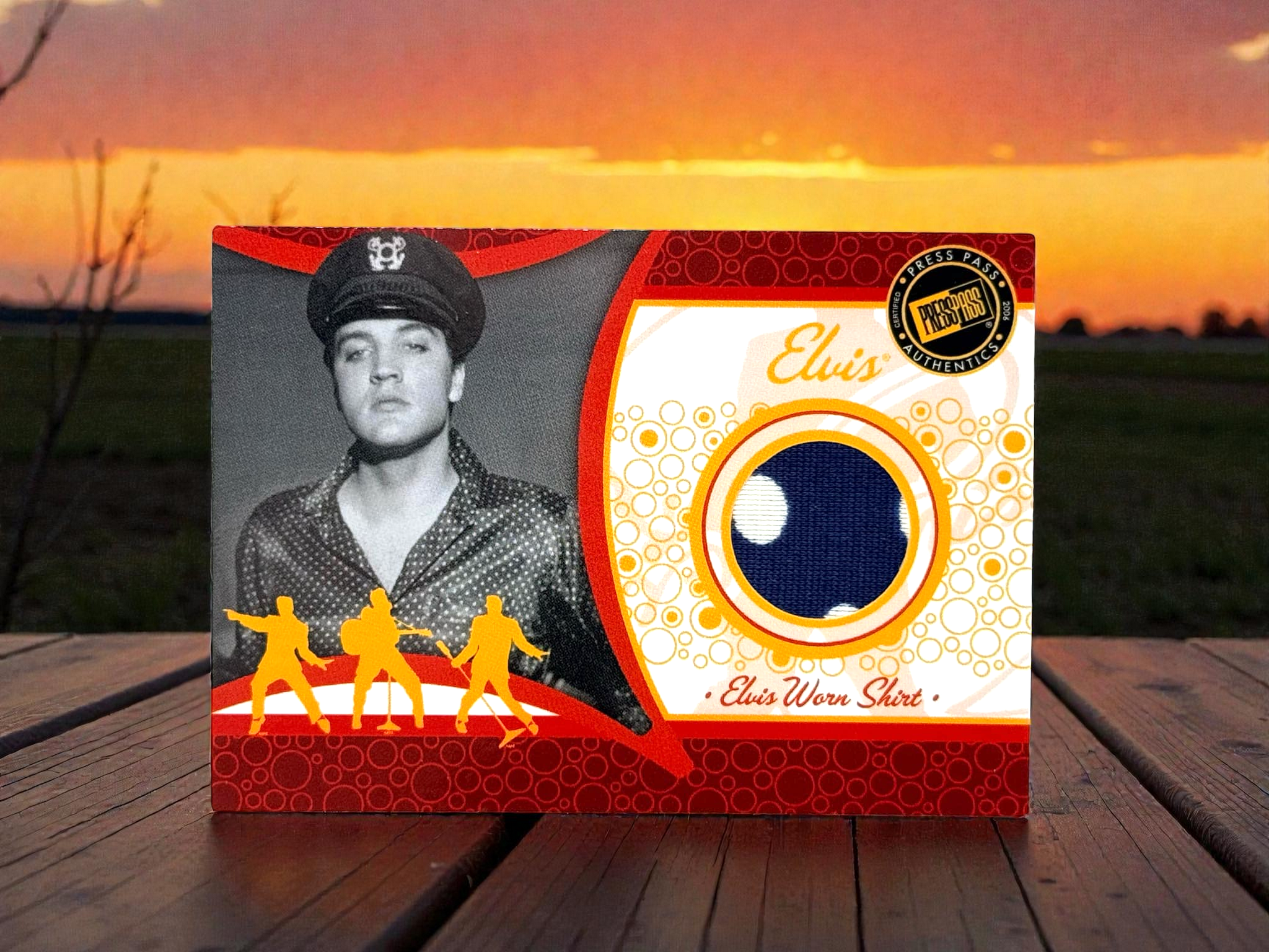 ELVIS PRESLEY - Authentic Worn Shirt Memorabila Relic Card - 2007 Press Pass