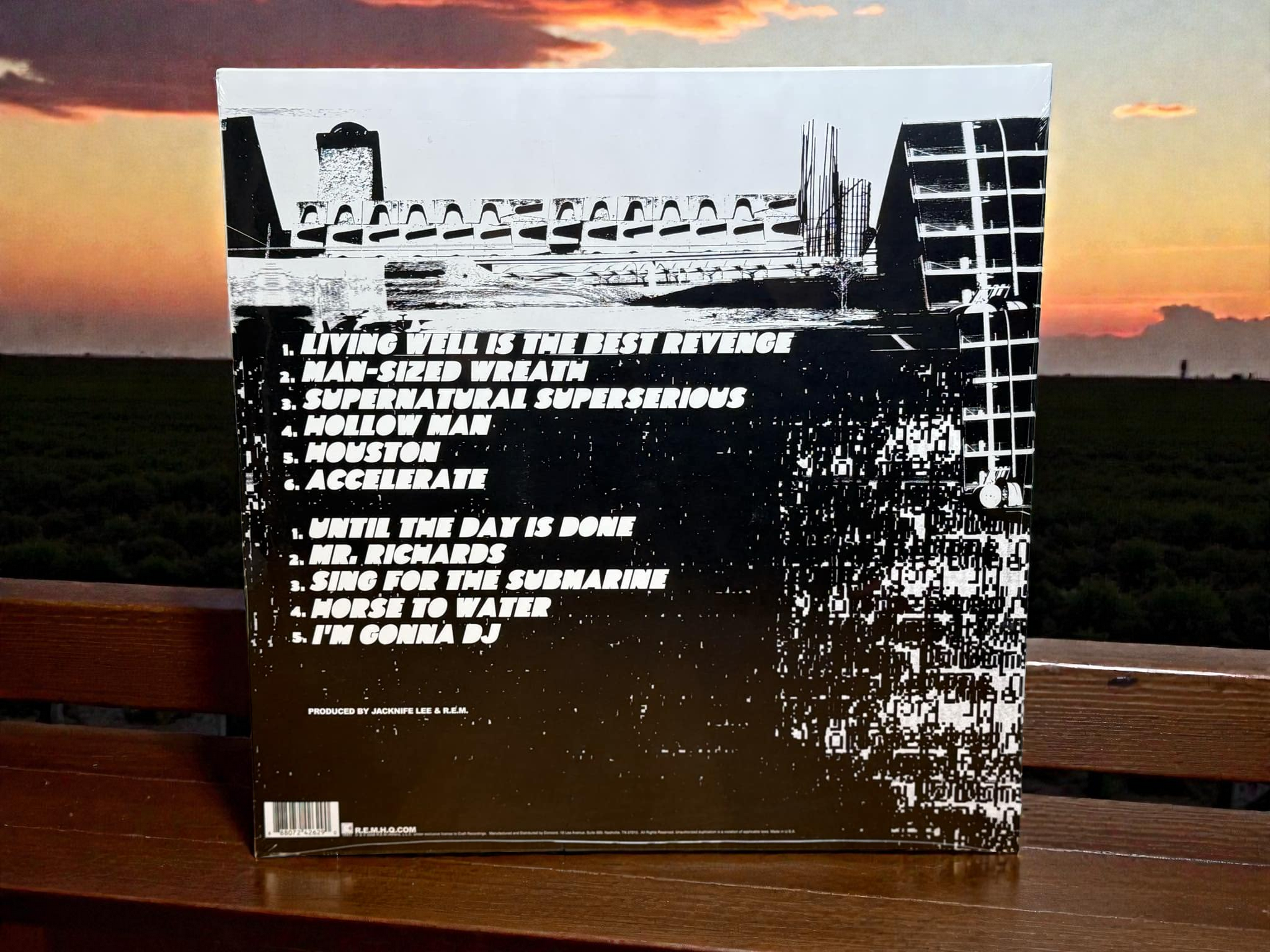 R.E.M. – Accelerate