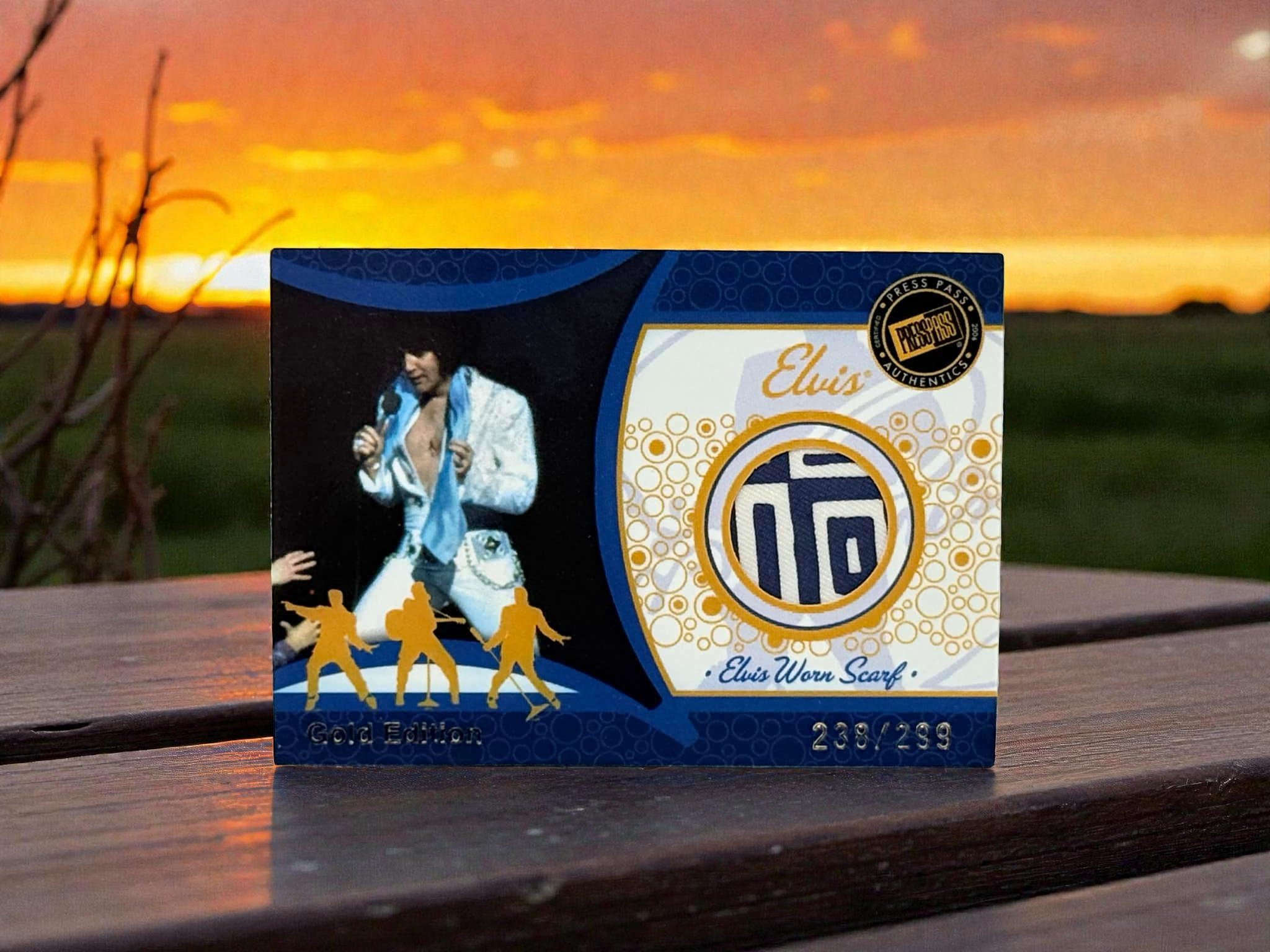 ELVIS PRESLEY - Authentic Worn Scarf Memorabila Relic Card - 2007 Press Pass